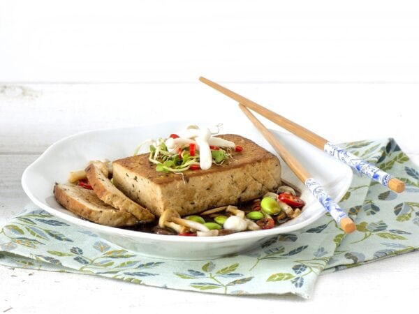 Specialist in de ontwikkeling van vegan en plant-based producten: Tofu Blok Gemarineerd BBQ