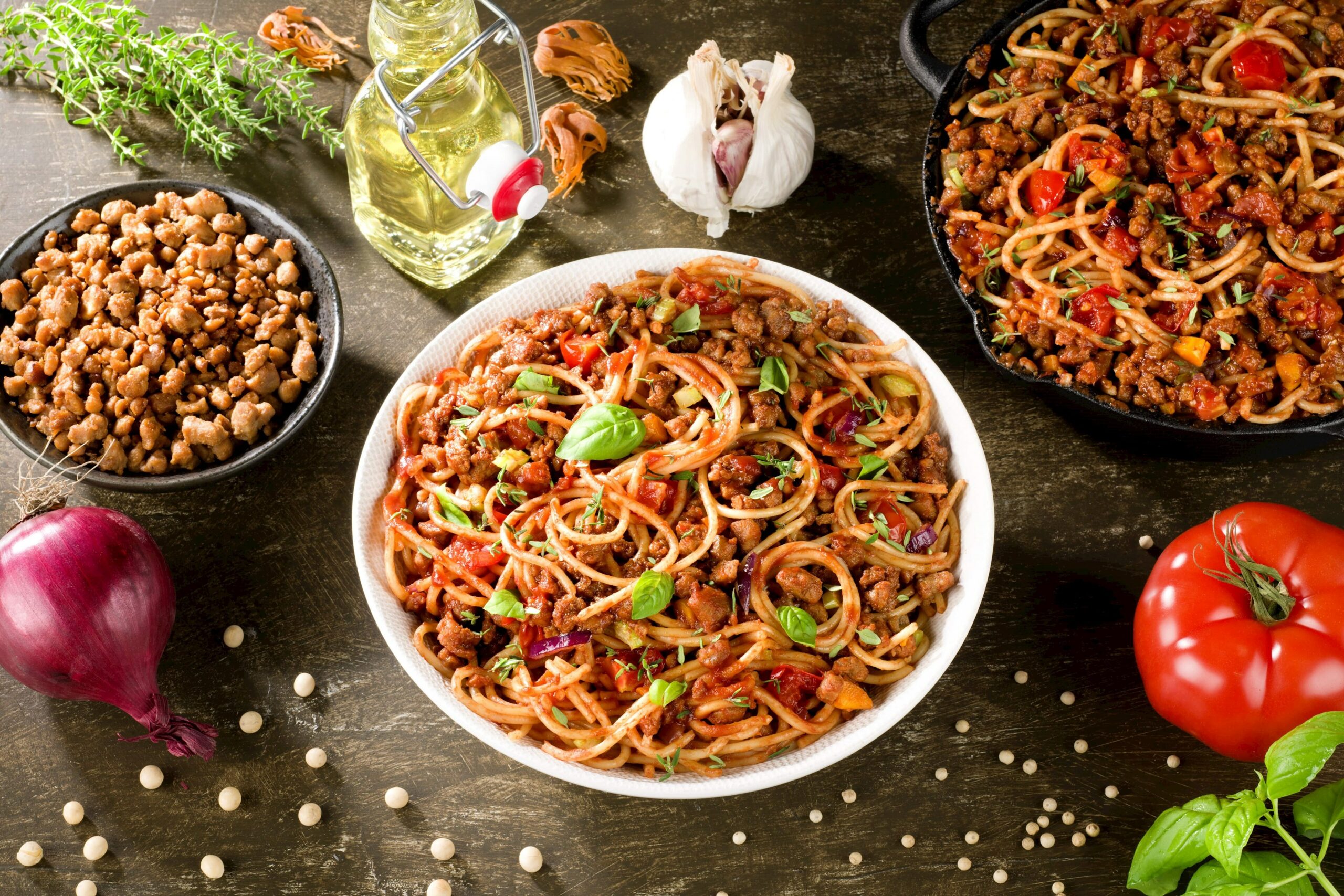 Voorgegaard veganistisch rul product op basis van soja-eiwitten, met toegevoegd ijzer en vitamine B12.