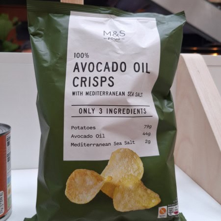 Avocado oil crisps with three ingredients as an example of ingredient transparency.