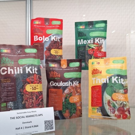 Easy meal kits with global flavours as a quick base for home meals.