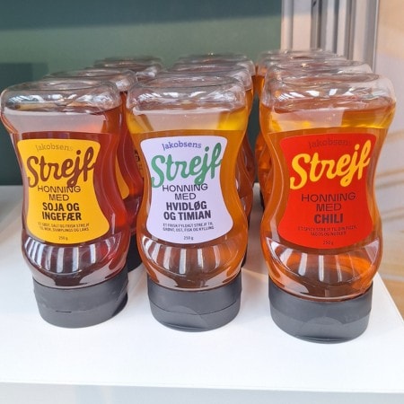 Honey with chilli as an example of sweet heat in an accessible format.
